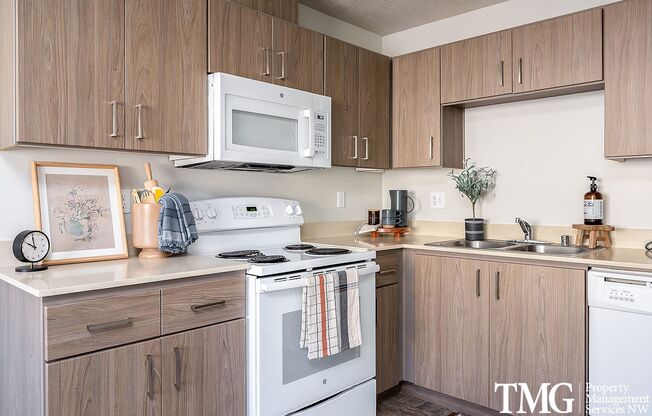 2 beds, 1 bath, 901 sqft, $1,649, Unit 51