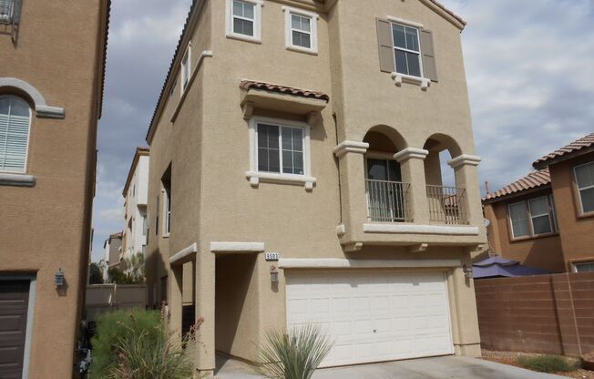 Beautiful 4 Bedroom Home in Mountains Edge
