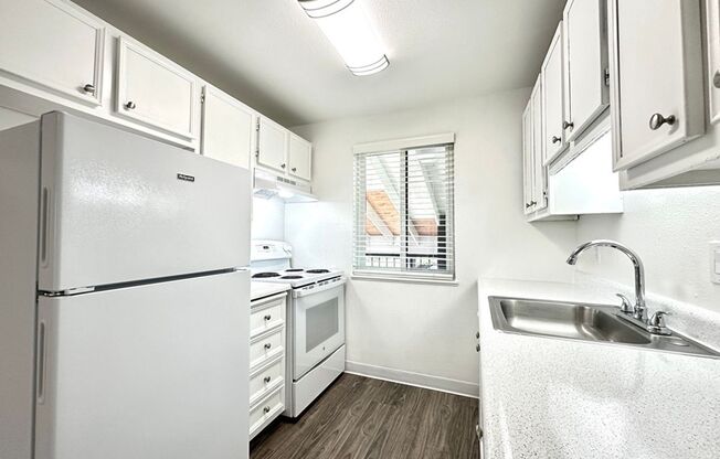 2 beds, 1 bath, 803 sqft, $1,555, Unit 133