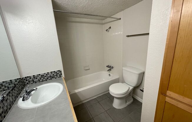 3 beds, 2 baths, 1,287 sqft, $1,600, Unit ABB-1-113