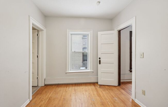 2 beds, 1 bath, 720 sqft, $1,395, Unit 102