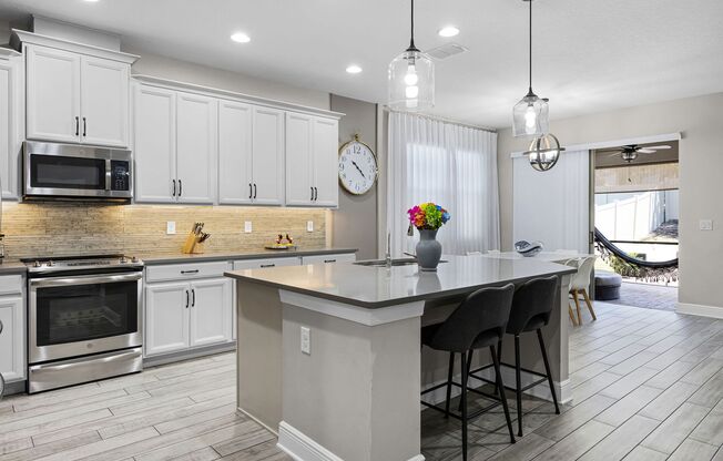Beautiful 5-Bedroom Rental Home Available in John’s Lake Landing – Clermont, FL