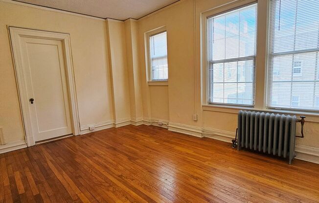 2 beds, 1 bath, 1,050 sqft, $1,850, Unit 806