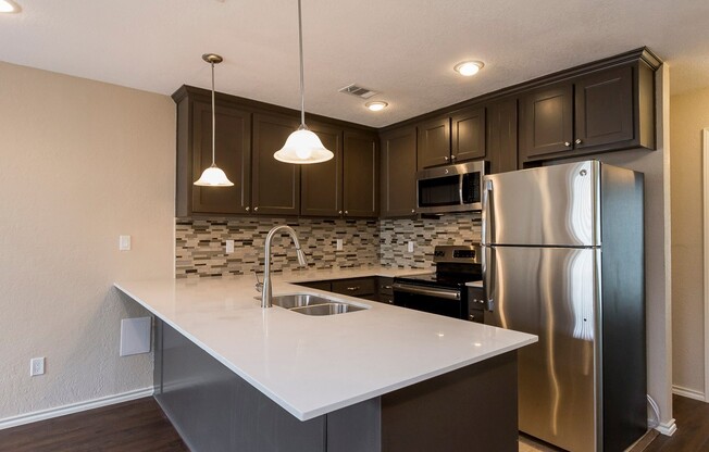 1 bed, 1 bath, 589 sqft, $999, Unit 122 A2 Patio