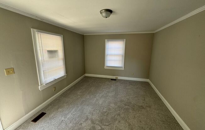 3 beds, 1 bath, $1,050