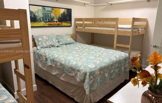 3 beds, 2 baths, $4,500, Unit # 4 L