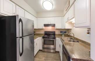 Kitchen at Glen at Lakewood, Lakewood