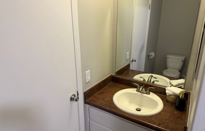 2 beds, 1.5 baths, 893 sqft, $2,395, Unit F11