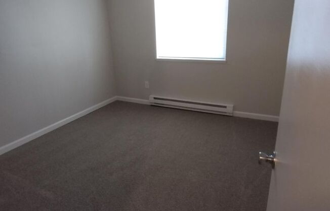 1 bed, 1 bath, 592 sqft, $1,275, Unit 023