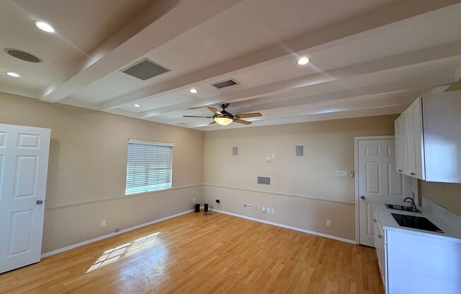 Be the first one to live in this Brand New Studio!