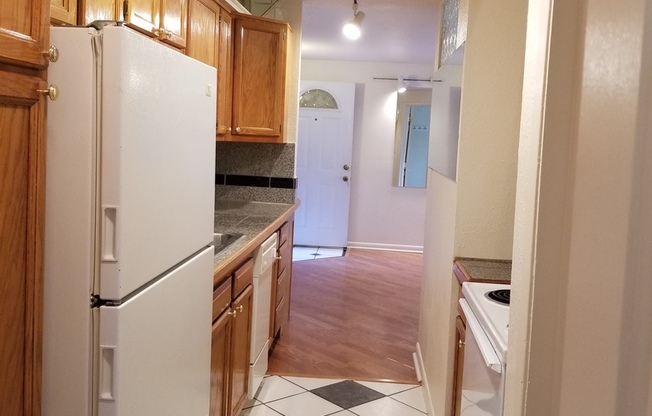2 beds, 1 bath, 650 sqft, $1,930, Unit 680-101