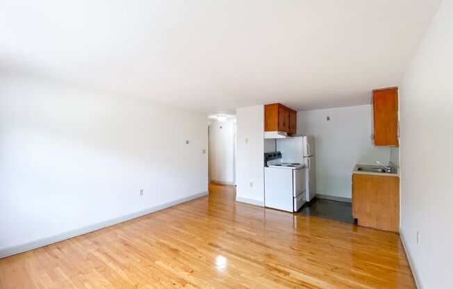 1 bed, 1 bath, 457 sqft, $1,250, Unit B5