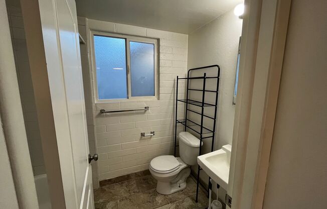 2 beds, 1 bath, $1,195, Unit 265-13