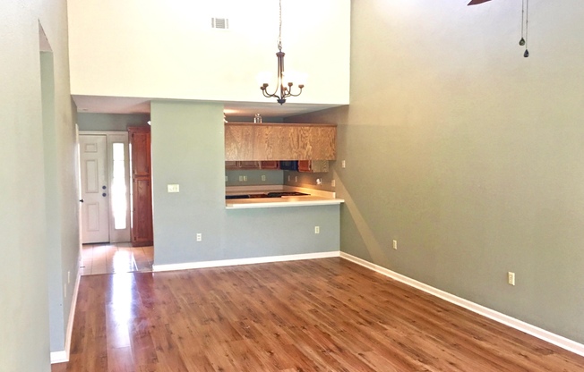 2 beds, 2 baths, 900 sqft, $1,000