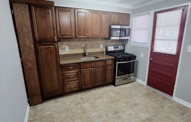 Beatuiful Two Bedroom Town Home