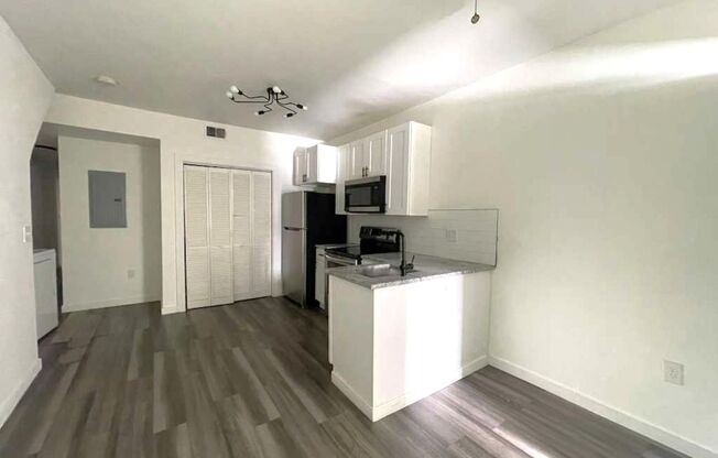 6145 Lansdowne Avenue