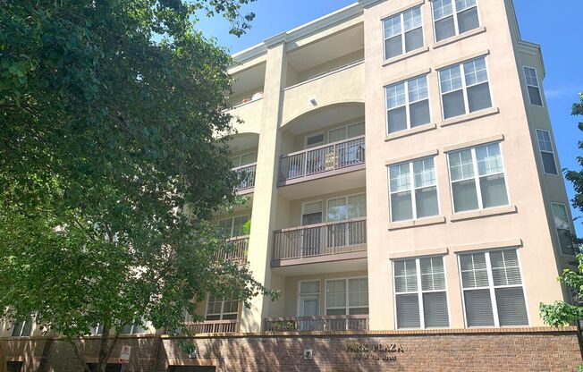 Charming Condo Located in Park Plaza Community!