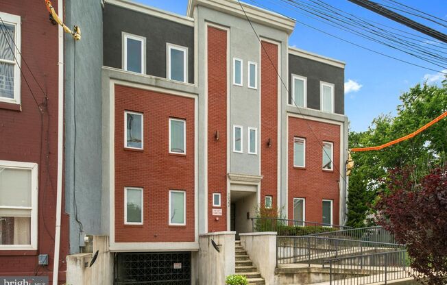 2-Bed 2.5-bath Condo in Poplar