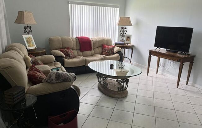 3 beds, 2 baths, $3,000