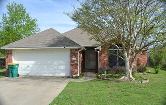 Charming 3 bedroom 2 bathroom home in Belton!!