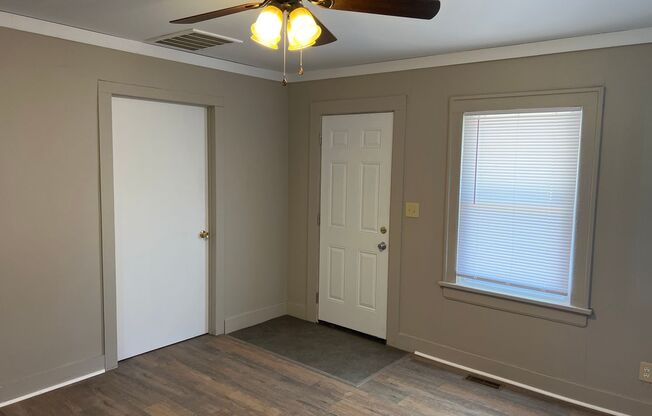 Remodeled! 3 Bedroom, 1 Bath, $895!!