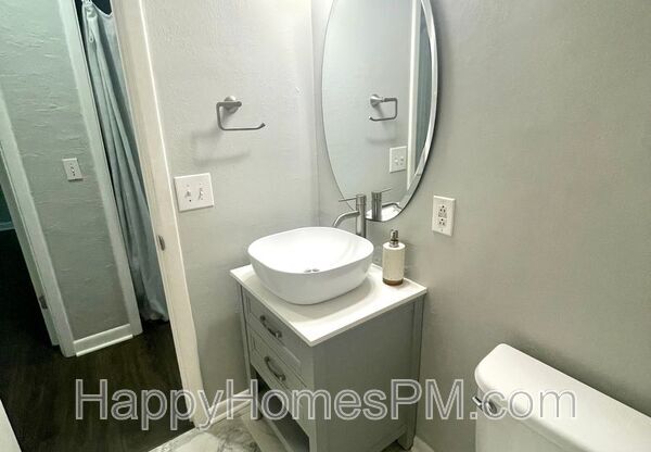 2 beds, 2 baths, 1,060 sqft, $2,200