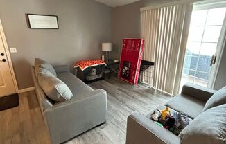 2 beds, 1 bath, $1,400