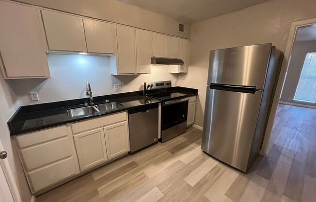 2 beds, 1 bath, $750, Unit 4302 C Boston Avenue