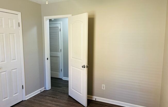 2 beds, 1 bath, 800 sqft, $1,295, Unit Unit 130