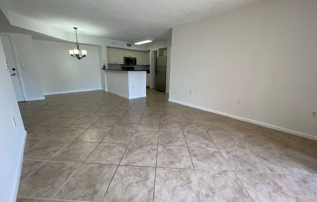 ANNUAL RENTAL - 1ST FLOOR 3 BED / 2 BATH CONDO ENCLAVE AT NAPLES!