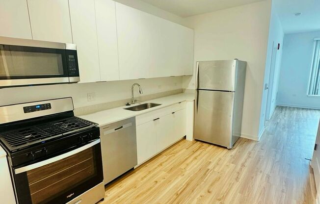 1 bed, 1 bath, 573 sqft, $1,725, Unit 4800 157th Street - 403