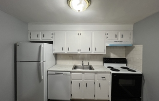 1 bed, 1 bath, 577 sqft, $1,850, Unit B15