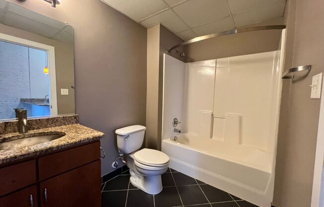 2 beds, 2 baths, 862 sqft, $1,750, Unit 3H