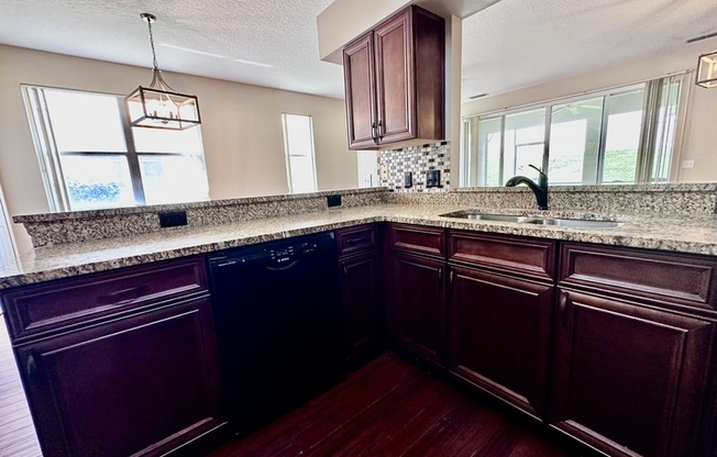 305 FERNHILL DR