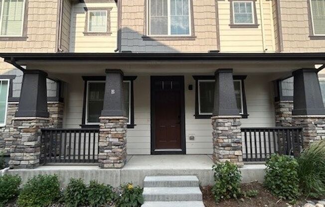 Newer! 2 Bed / 2.5 Bath Townhome Commerce City CO