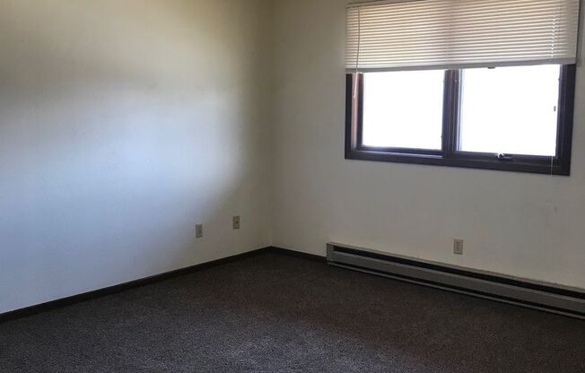 2 beds, 1 bath, $1,825