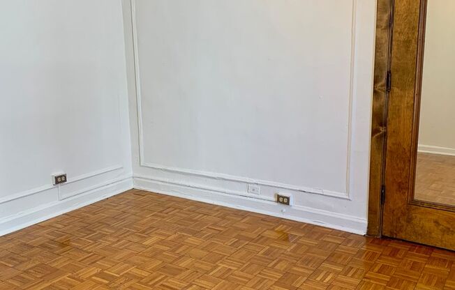 Studio, 1 bath, 300 sqft, $1,365, Unit 530-512