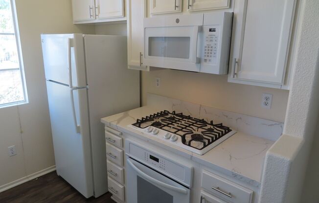 2 beds, 2 baths, $2,750, Unit # 107