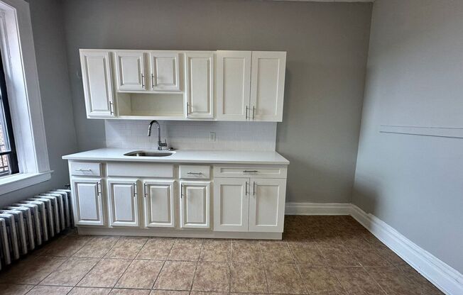 1 bed, 1 bath, 750 sqft, $1,595, Unit APT 410