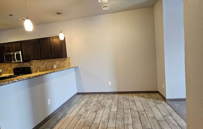 1 bed, 1 bath, 702 sqft, $1,295, Unit 108