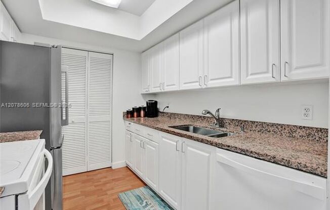 1 bed, 1 bath, $4,500, Unit # 807
