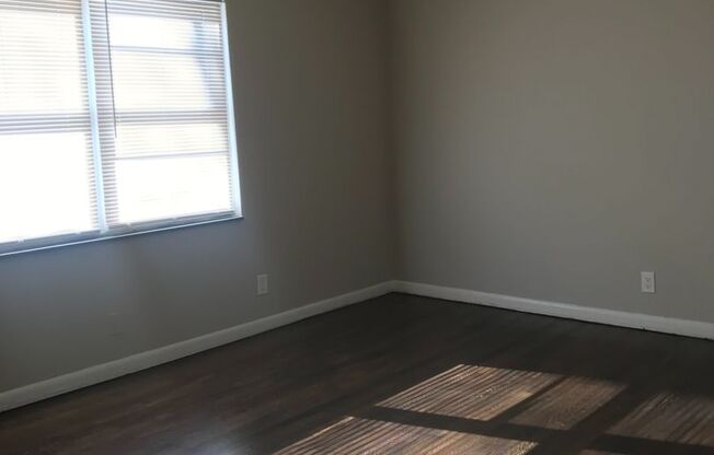 1 bed, 1 bath, 750 sqft, $1,199, Unit 03
