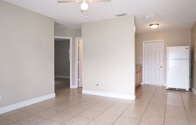Move in ready 2/1 house for rent in West Tampa!