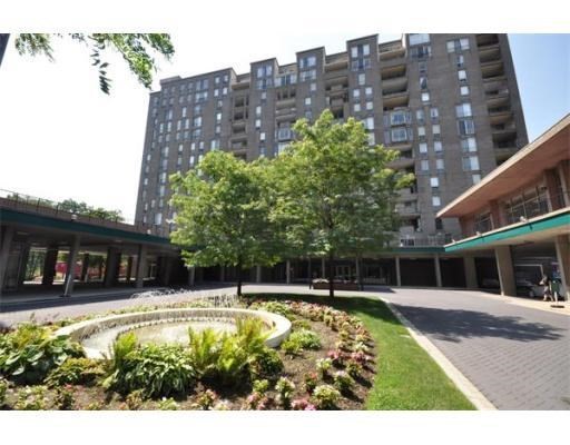 1 bed, 1 bath, 870 sqft, $3,000, Unit 218