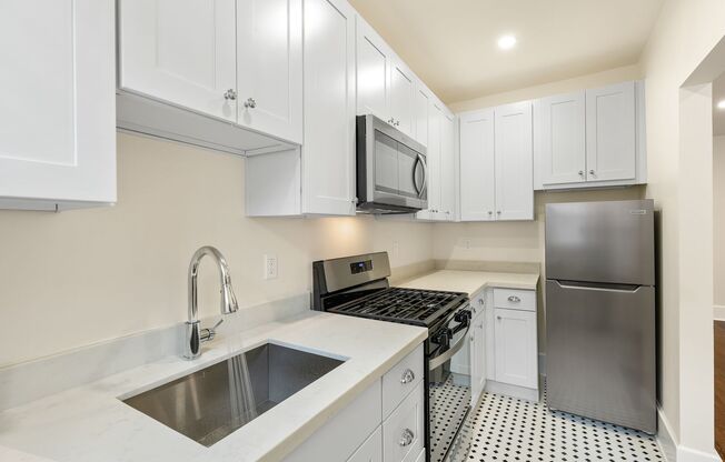 Studio, 1 bath, 466 sqft, $1,400, Unit 208