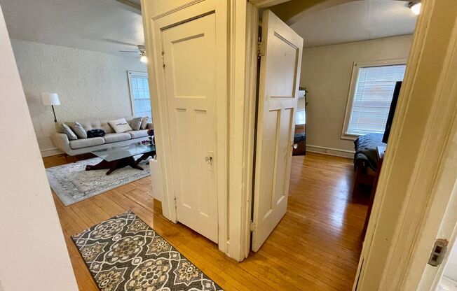 1 bed, 1 bath, $995, Unit 107