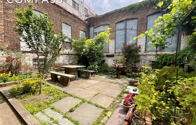 318 11 ST