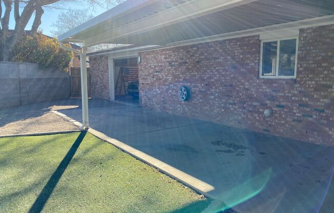 NE BRICK 3 Bedroom 2 Bath 2/CG