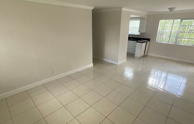 2 beds, 1 bath, $2,115, Unit 14