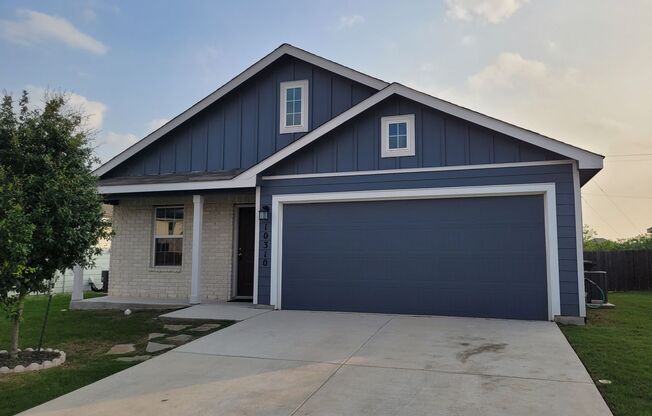 Gorgeous 3-bedroom, 2 Bathroom, Minutes from Randolph AFB